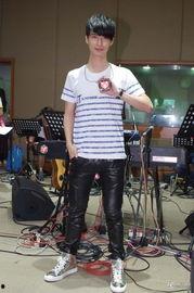 严爵爆料女记者视频大全,揭秘娱乐圈不为人知的真相  第2张